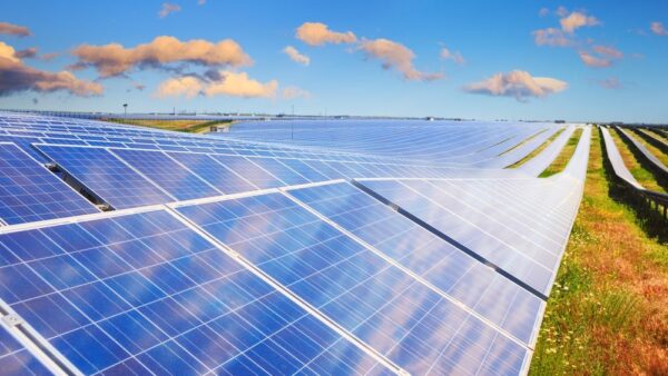 Elementos de una instalación solar fotovoltaica conectada a red y especificaciones